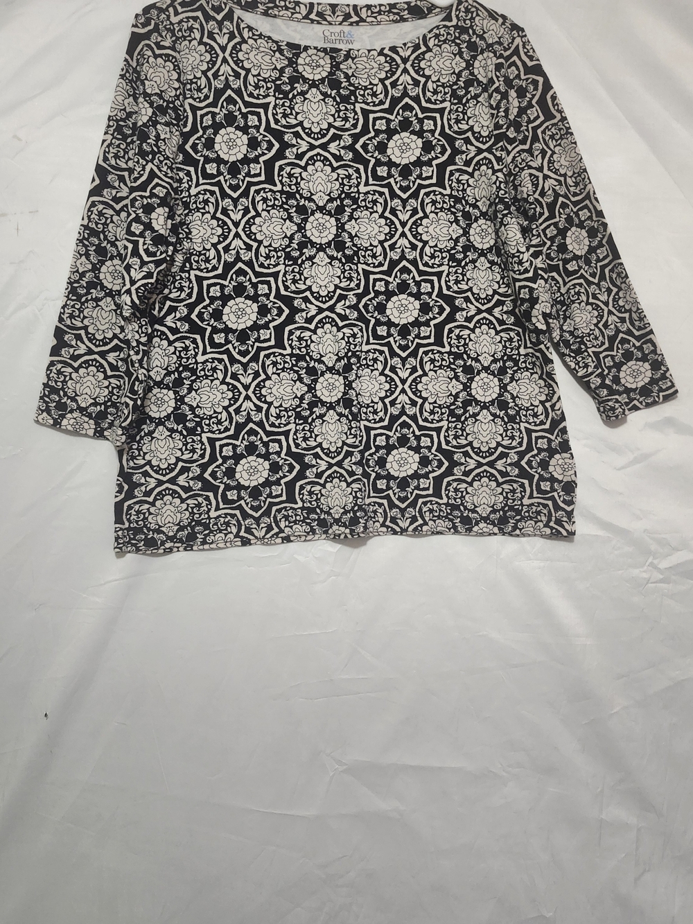 croft & barrow Black and White Medallion Long Sleeve Top